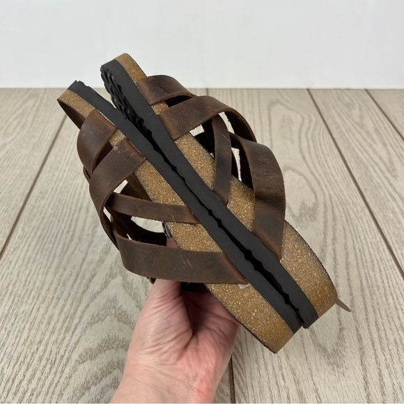 White Mountin Hobo Strappy Sandals 6 Brown Leather $60 Birkenstock Style - Picture 4 of 7
